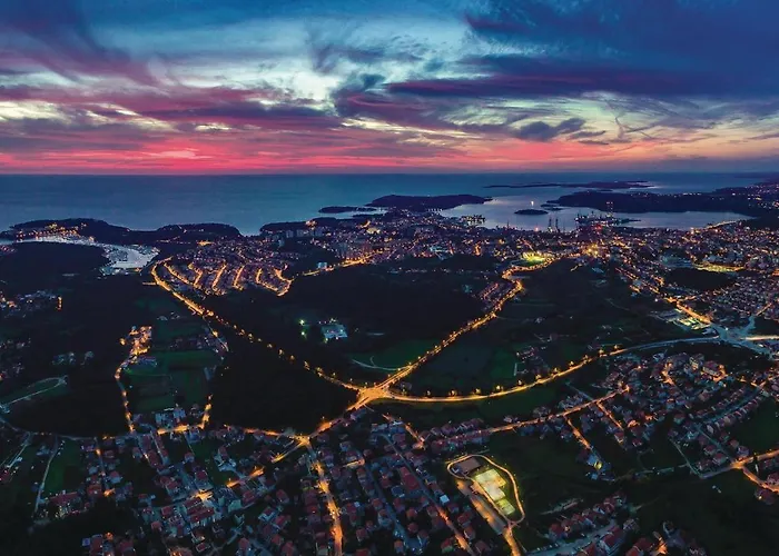 In With Wifi Apartment Pula